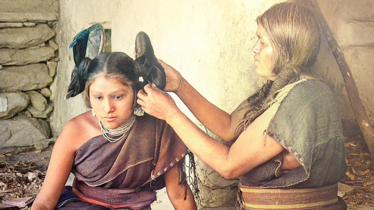 La coiffure traditionnelle chez les hopis.