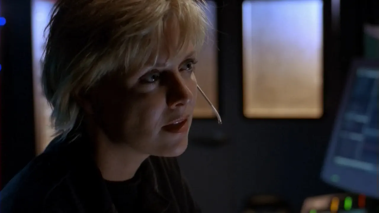 Amanda Tapping tient le rôle de Samantha Carter qui fait partie de l'équipe Stargate SG1.