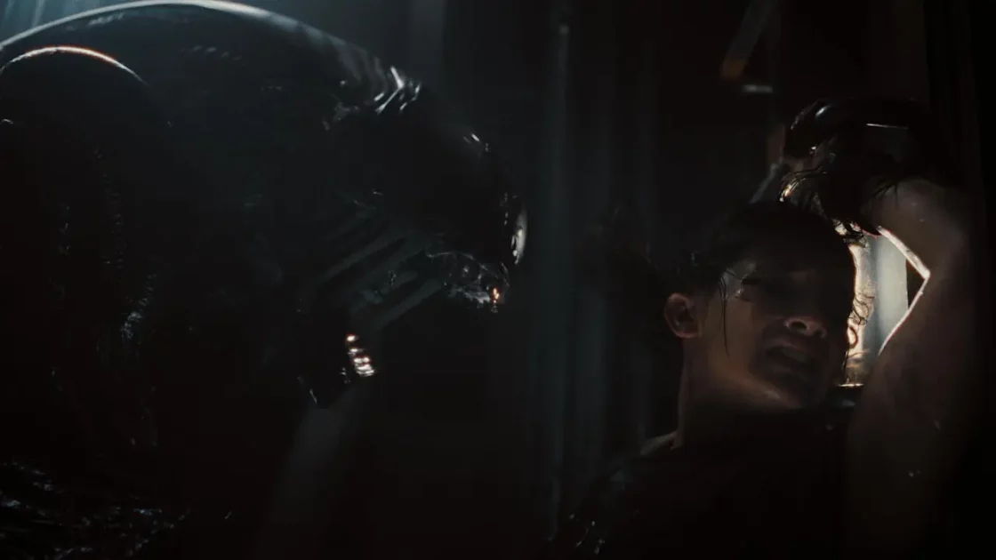 Alien: Romulus fait clairement référence aux opus précédents de la franchise.