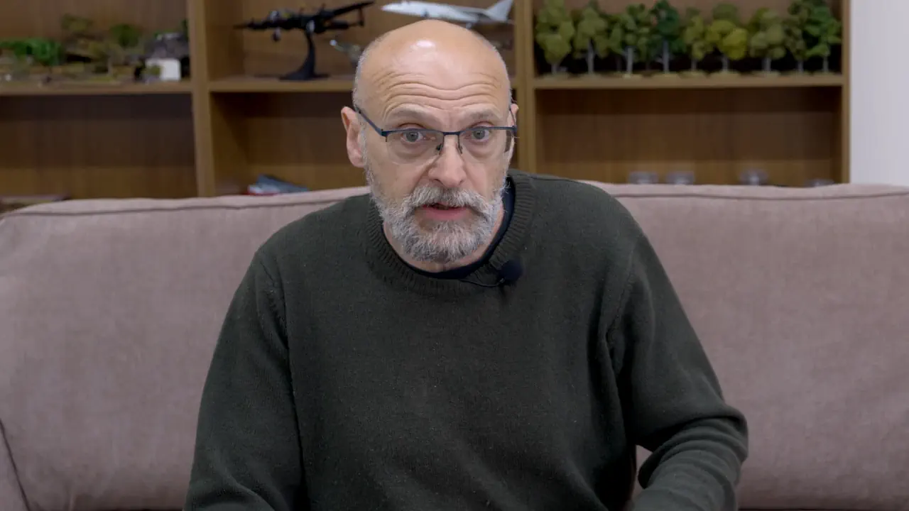 Rick Priestley est à l'origine de la franchise Warhammer 40.000.