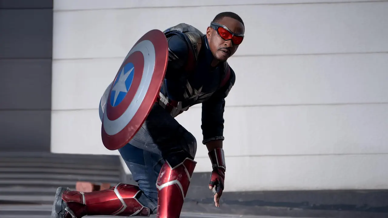 Captain America: Brave New World met en scène Anthony Mackie dans le rôle principal.