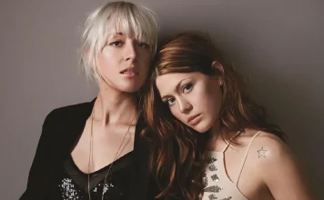 Rebecca et Megan du groupe Larkin Poe.