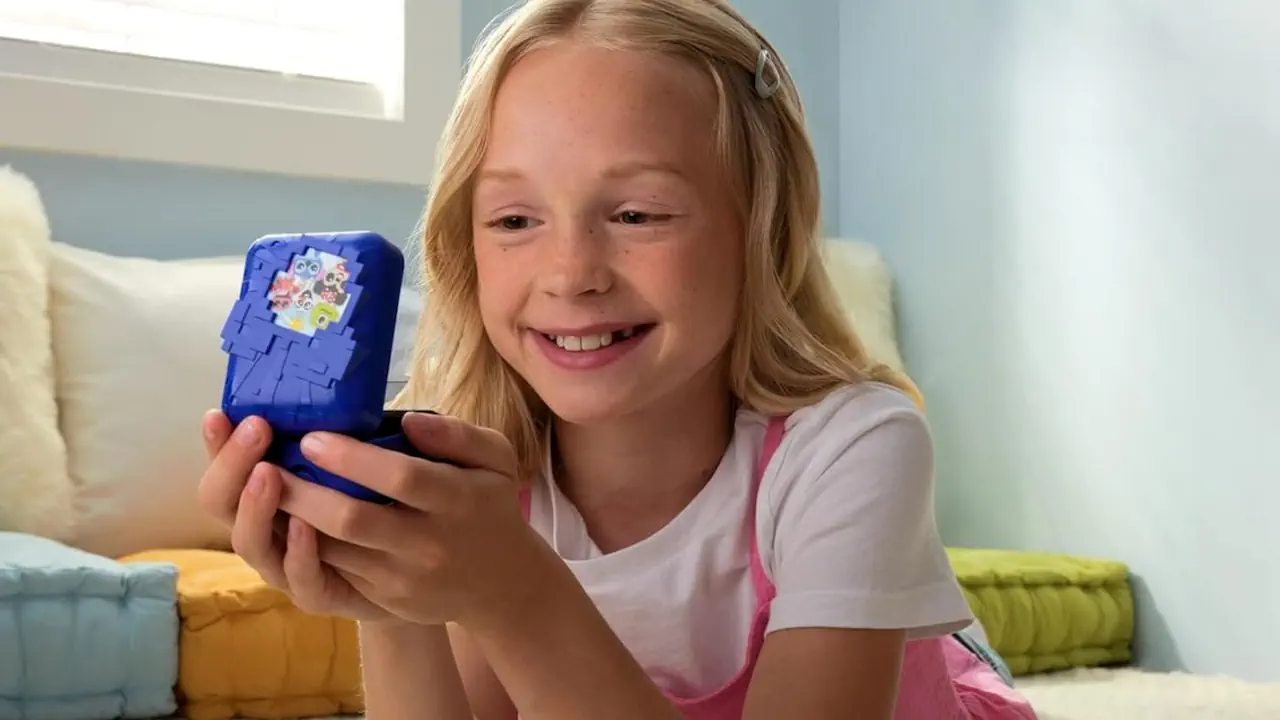 Le modèle Disney du Bitzee rencontre un vrai succès auprès des enfants.