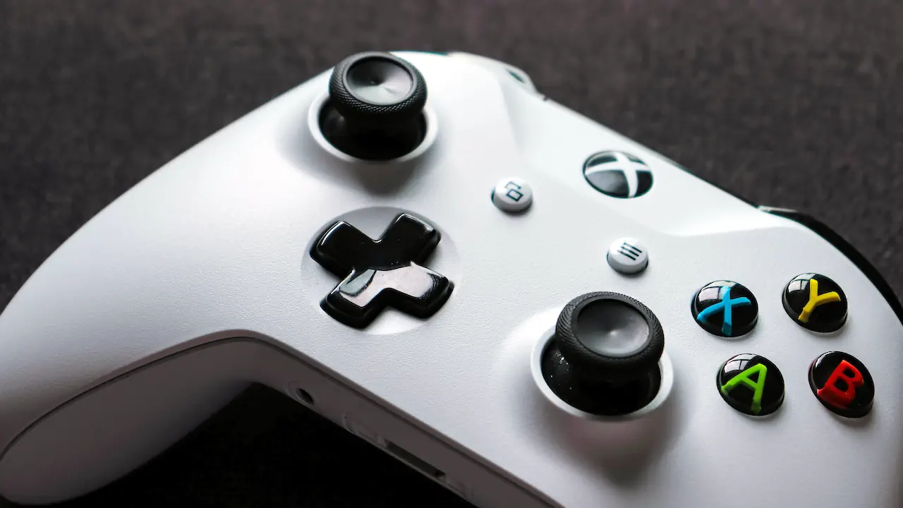 La manette Xbox Series reste la meilleure option pour jouer sur Xbox One, Xbox Series et PC.