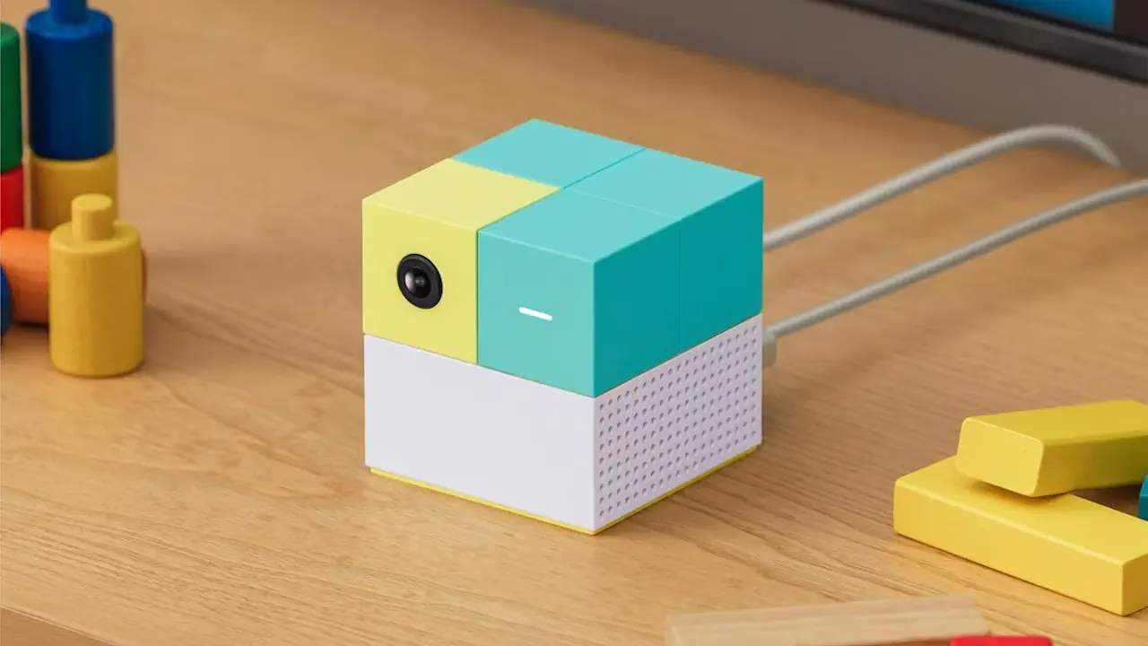 Avec un encombrement minimum, la console de jeux NEX Playground se destine avant tout aux enfants.