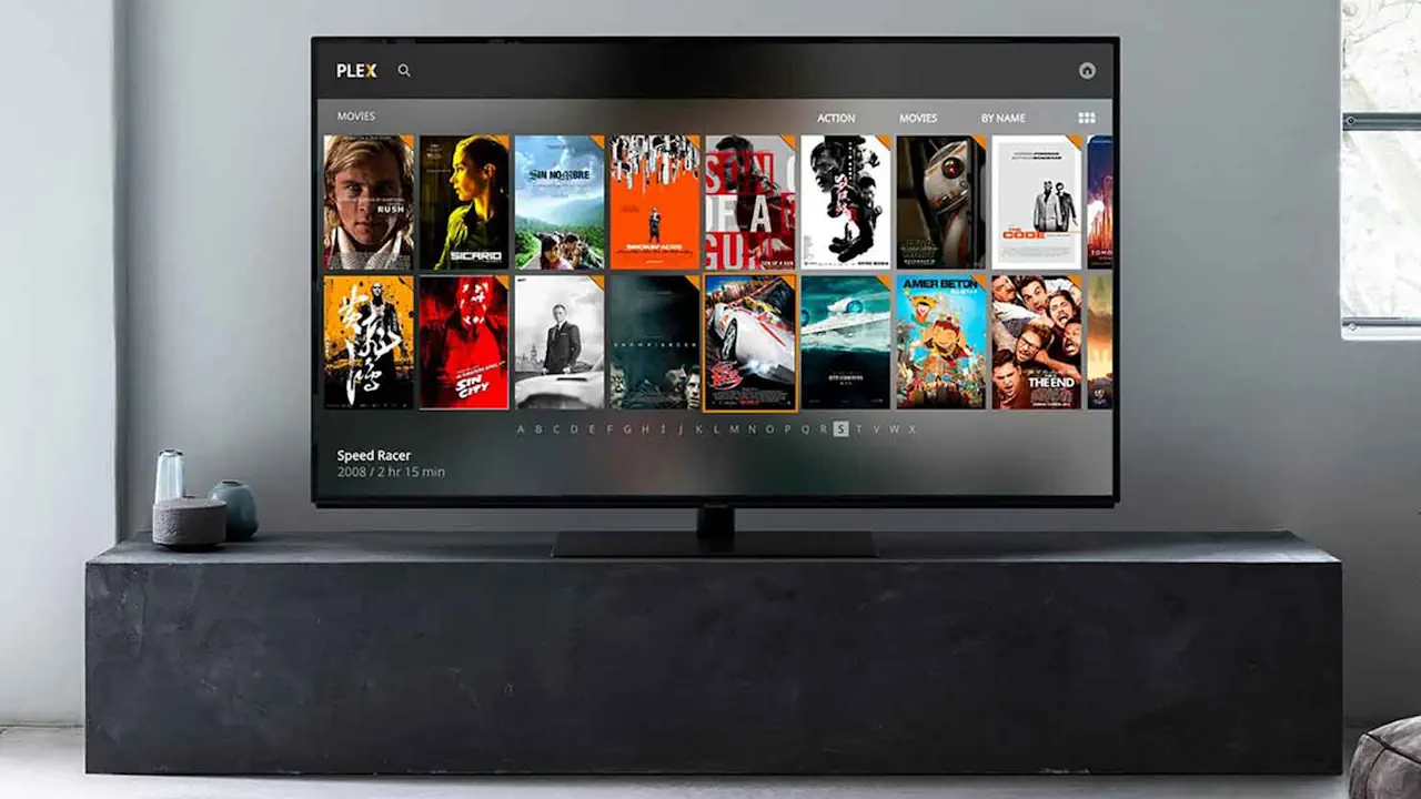 Plex transforme un HTPC en centre multimédia performant, idéal pour le salon. Son interface claire permet de naviguer facilement dans les films, séries et musiques depuis un grand écran.
