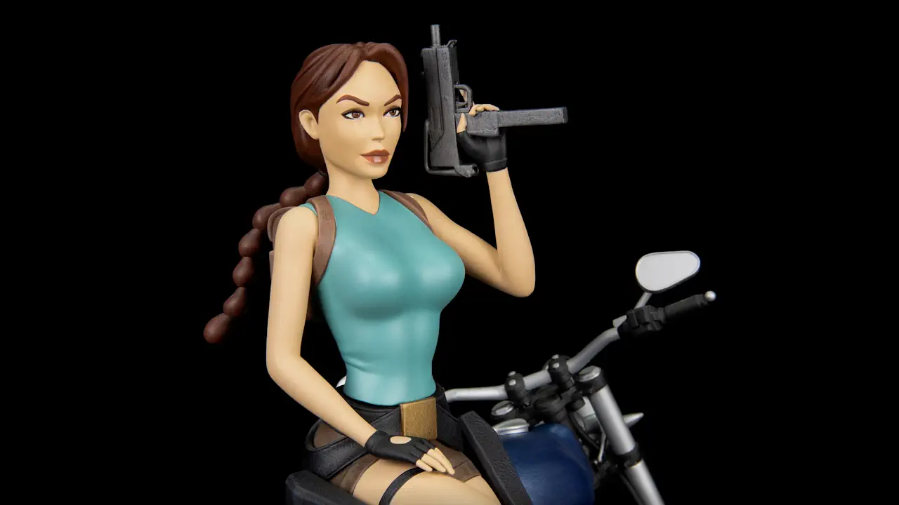 Limitée à 500 exemplaires, la figurine Lara Croft par Dark Horse s’adresse aux collectionneurs en quête de rareté et d’exclusivité. Proposée autour de 220 €, elle offre un positionnement cohérent pour une statue premium en polyresin issue d’une licence emblématique.